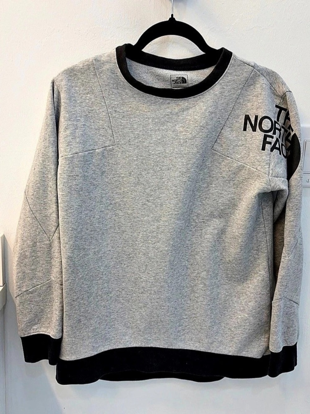 The North Face Gray Black Logo Sweatshirt Size Small Like New